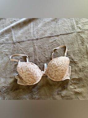Victoria's Secret Blush Lace Push-Up Bra